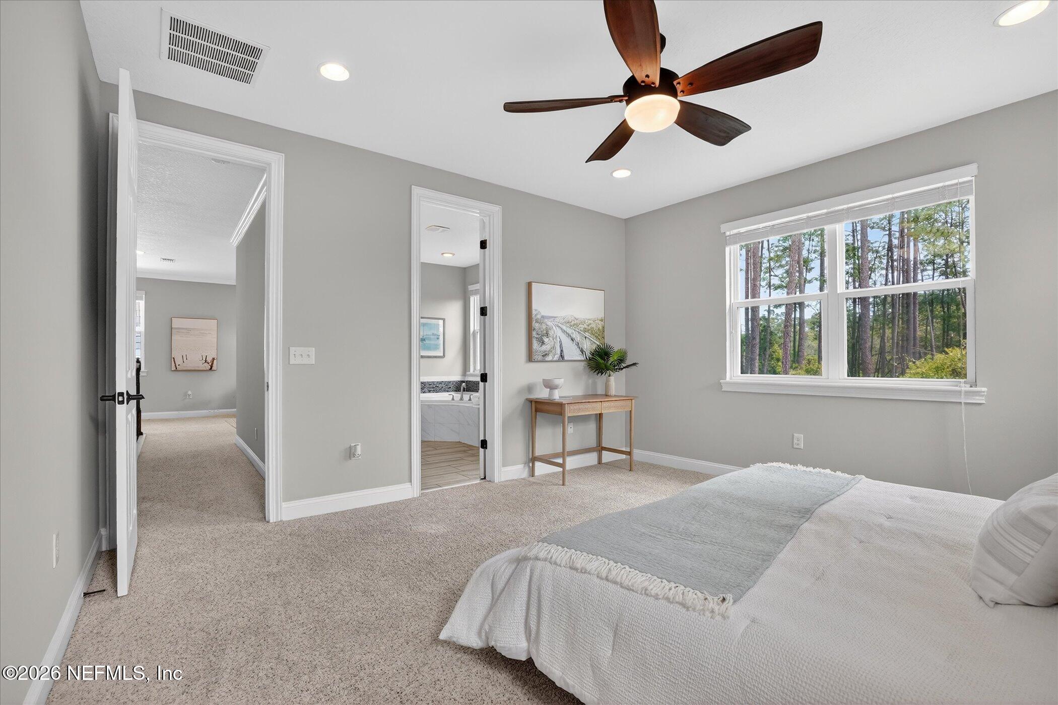 272 SOUTHERN OAK Drive