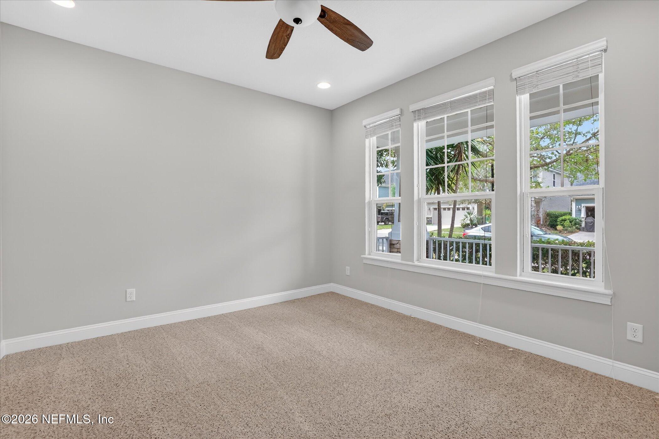 272 SOUTHERN OAK Drive