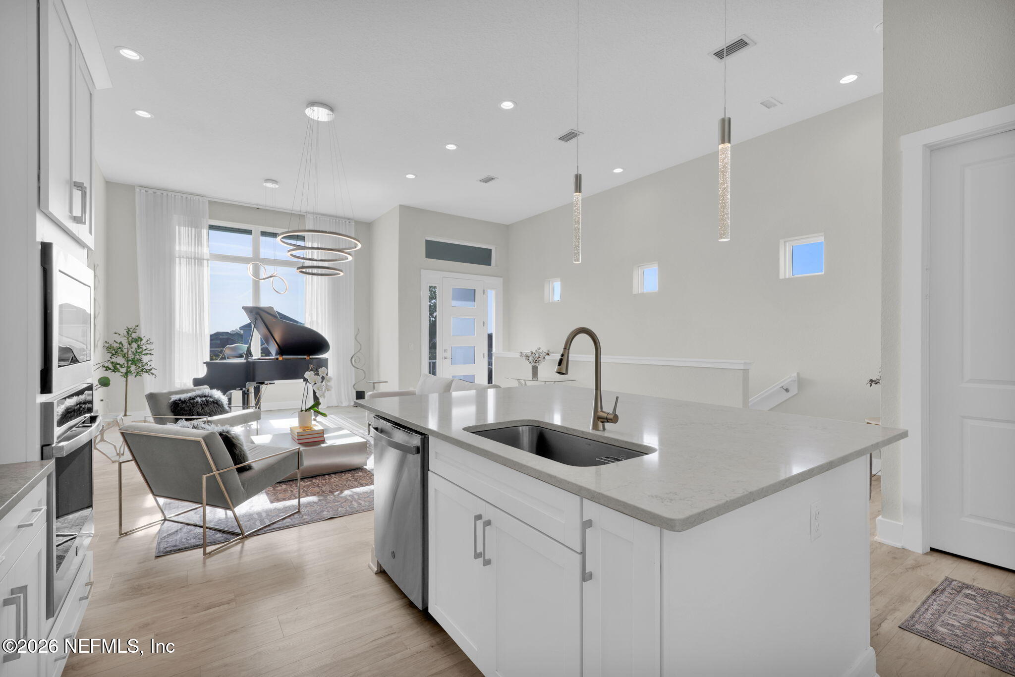401 CRESTVIEW Drive