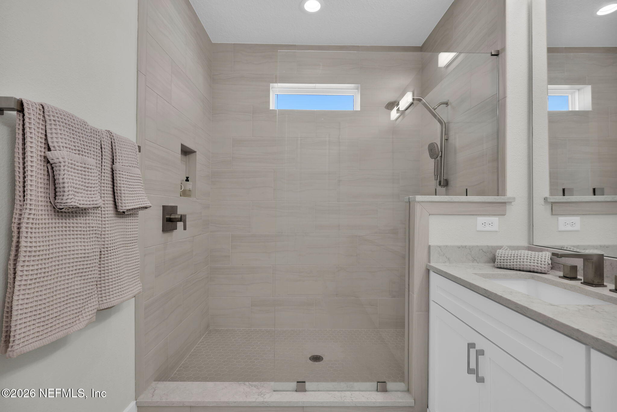 401 CRESTVIEW Drive