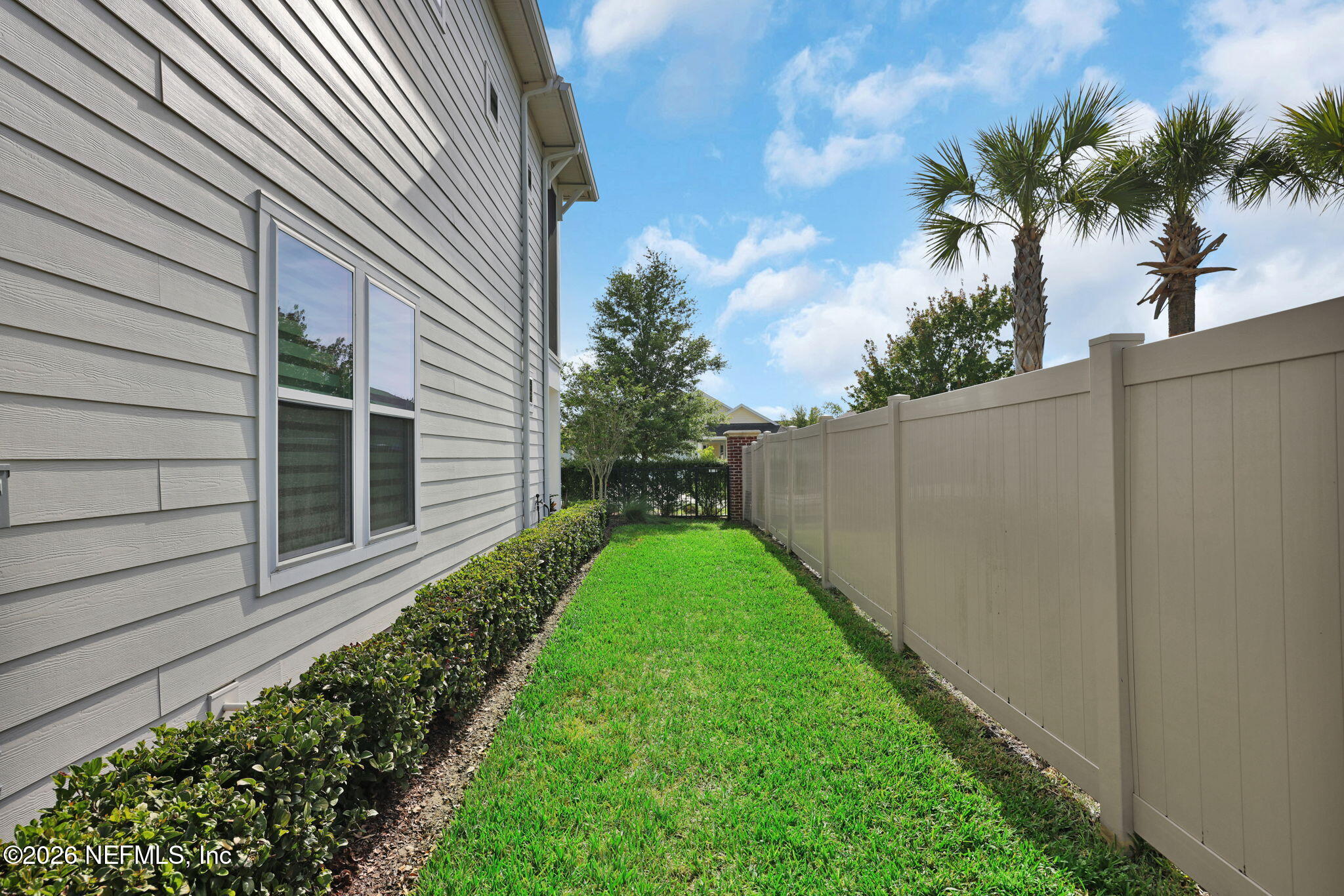 401 CRESTVIEW Drive