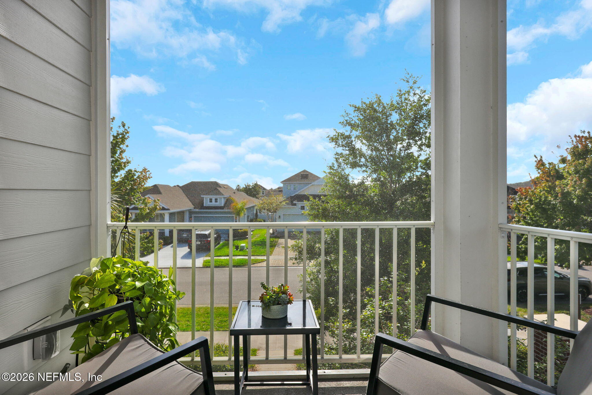401 CRESTVIEW Drive