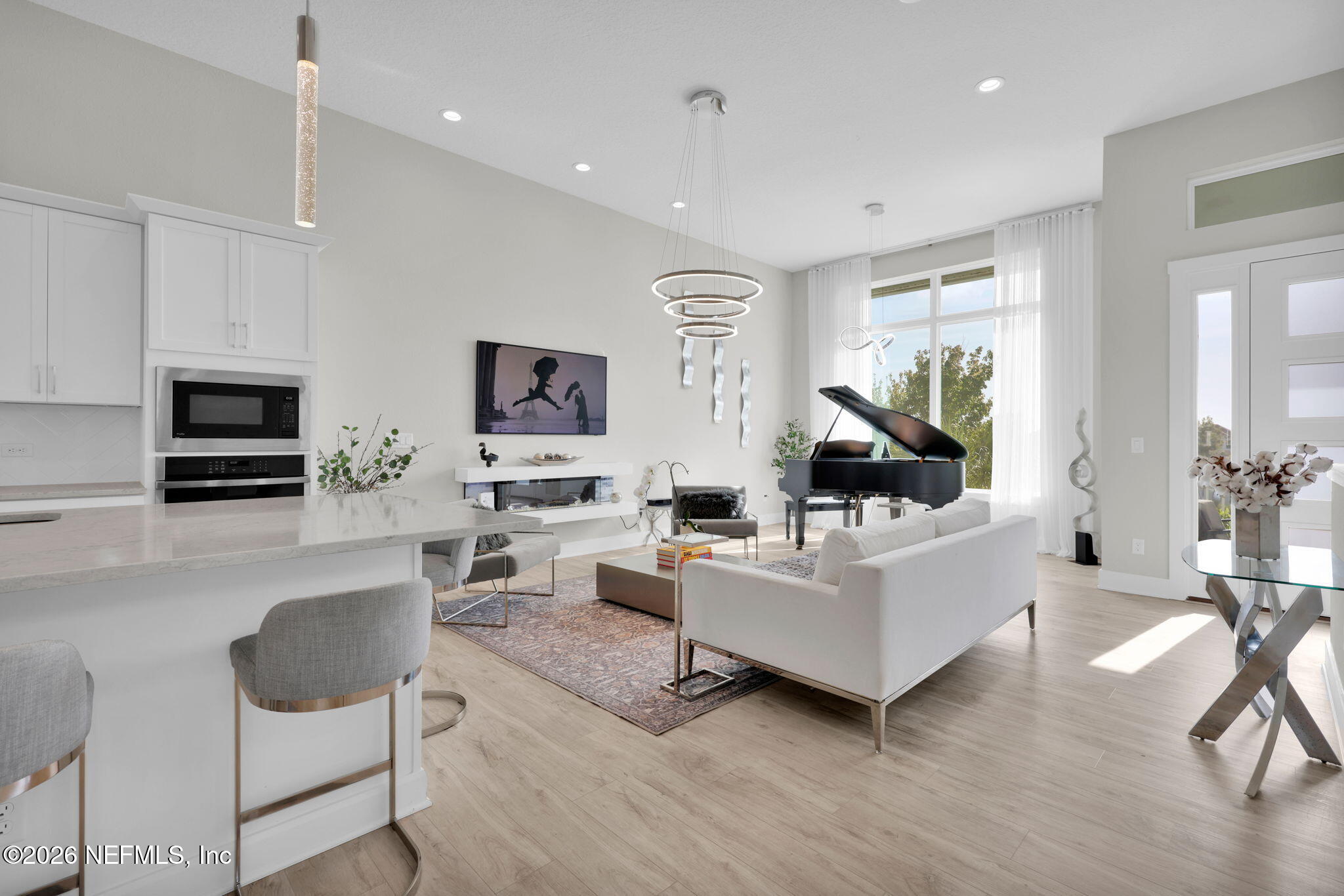 401 CRESTVIEW Drive