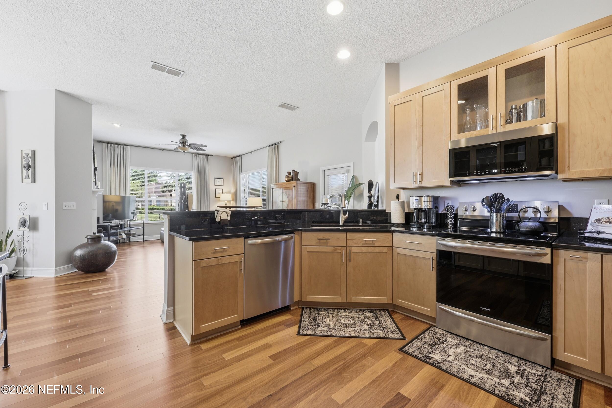 3158 COUNTRY CLUB Boulevard