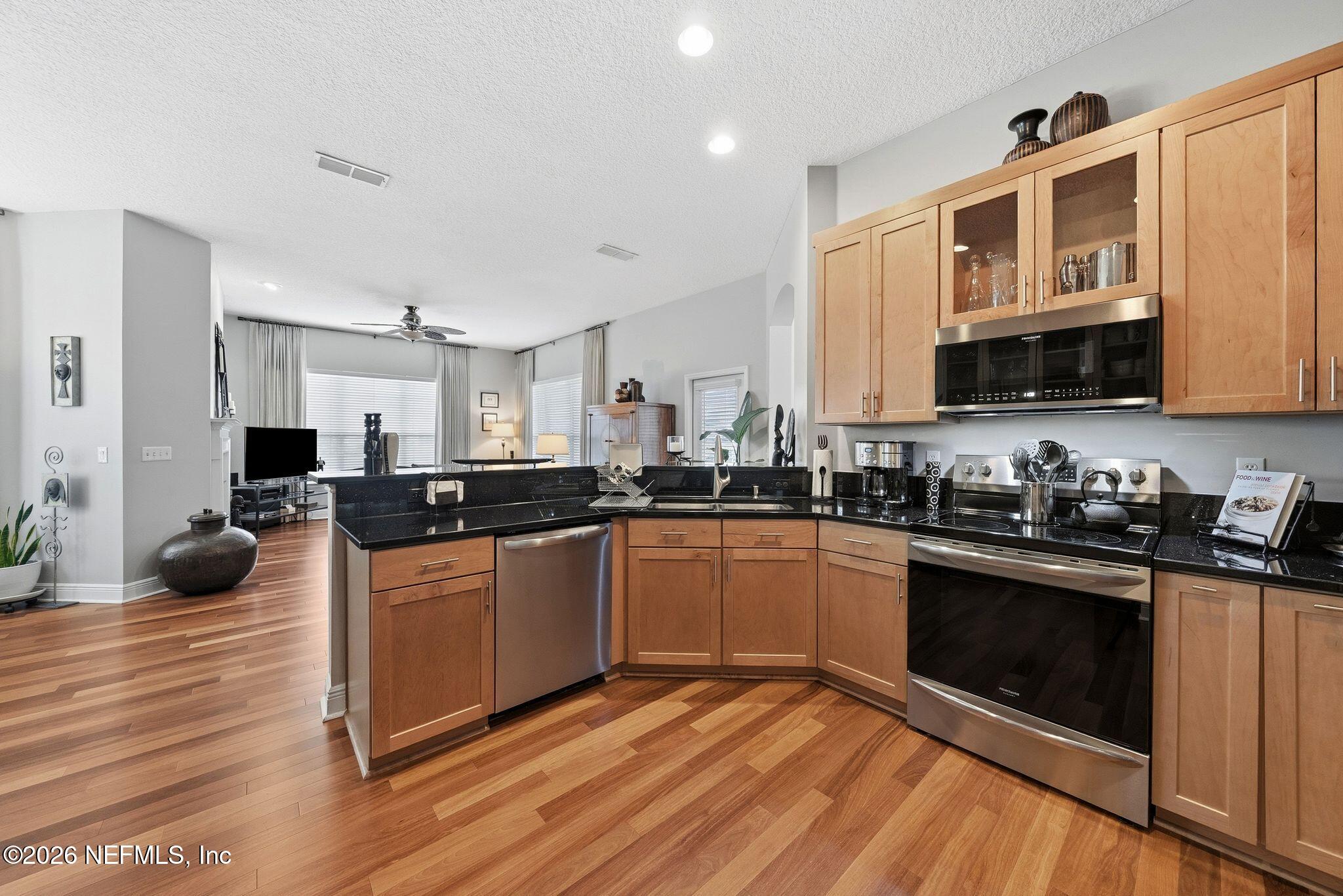 3158 COUNTRY CLUB Boulevard