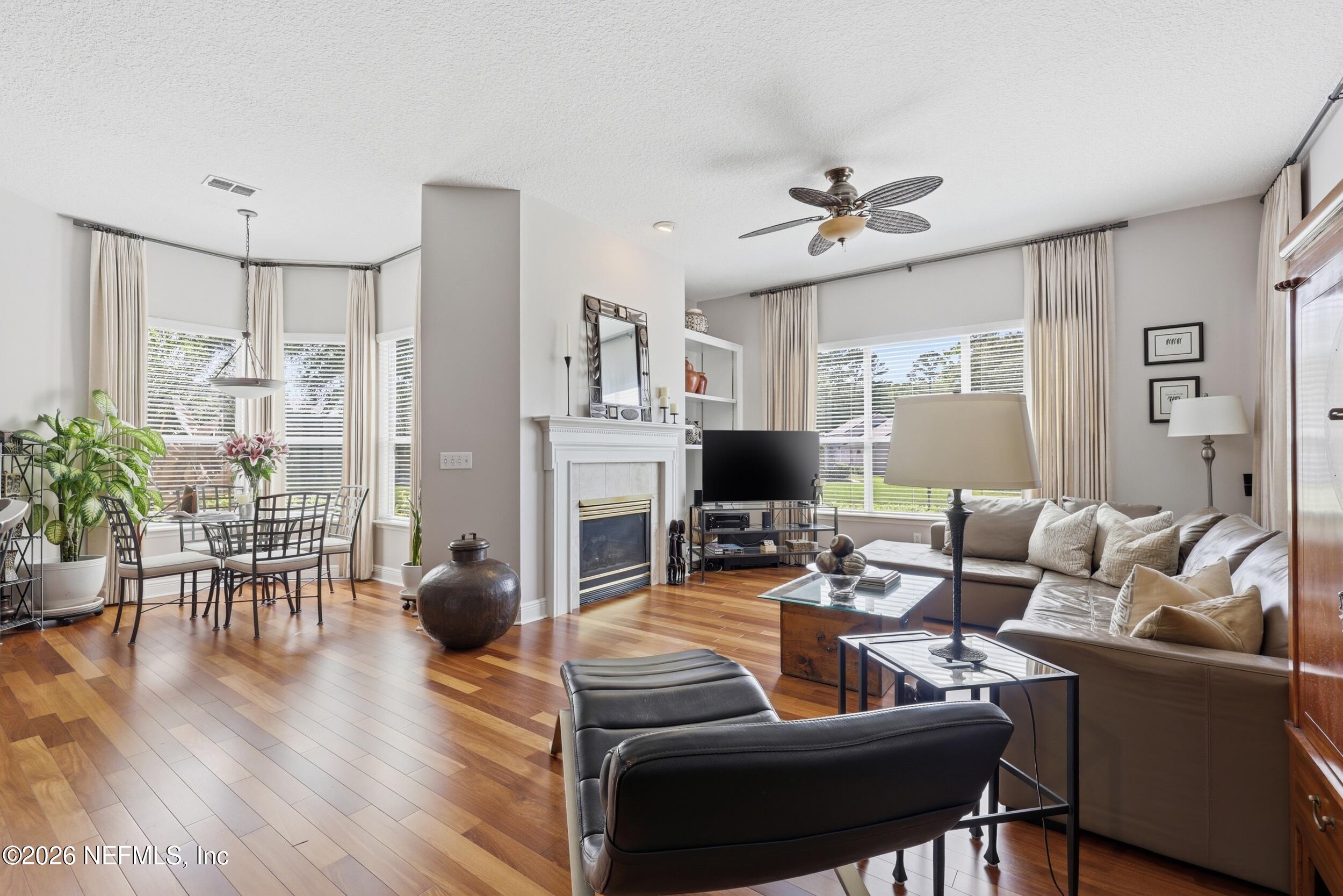 3158 COUNTRY CLUB Boulevard