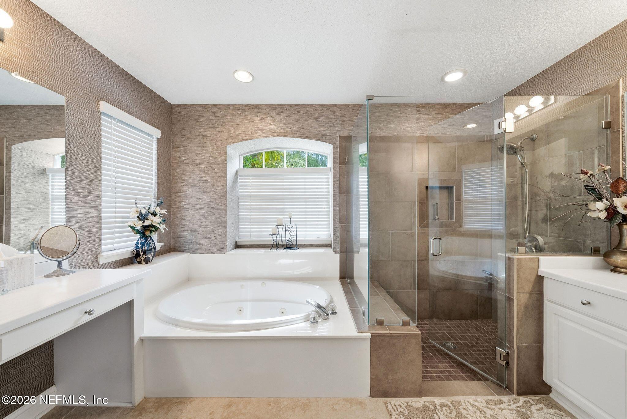 3158 COUNTRY CLUB Boulevard