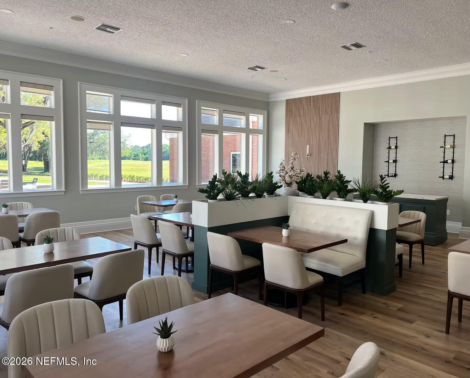 3158 COUNTRY CLUB Boulevard