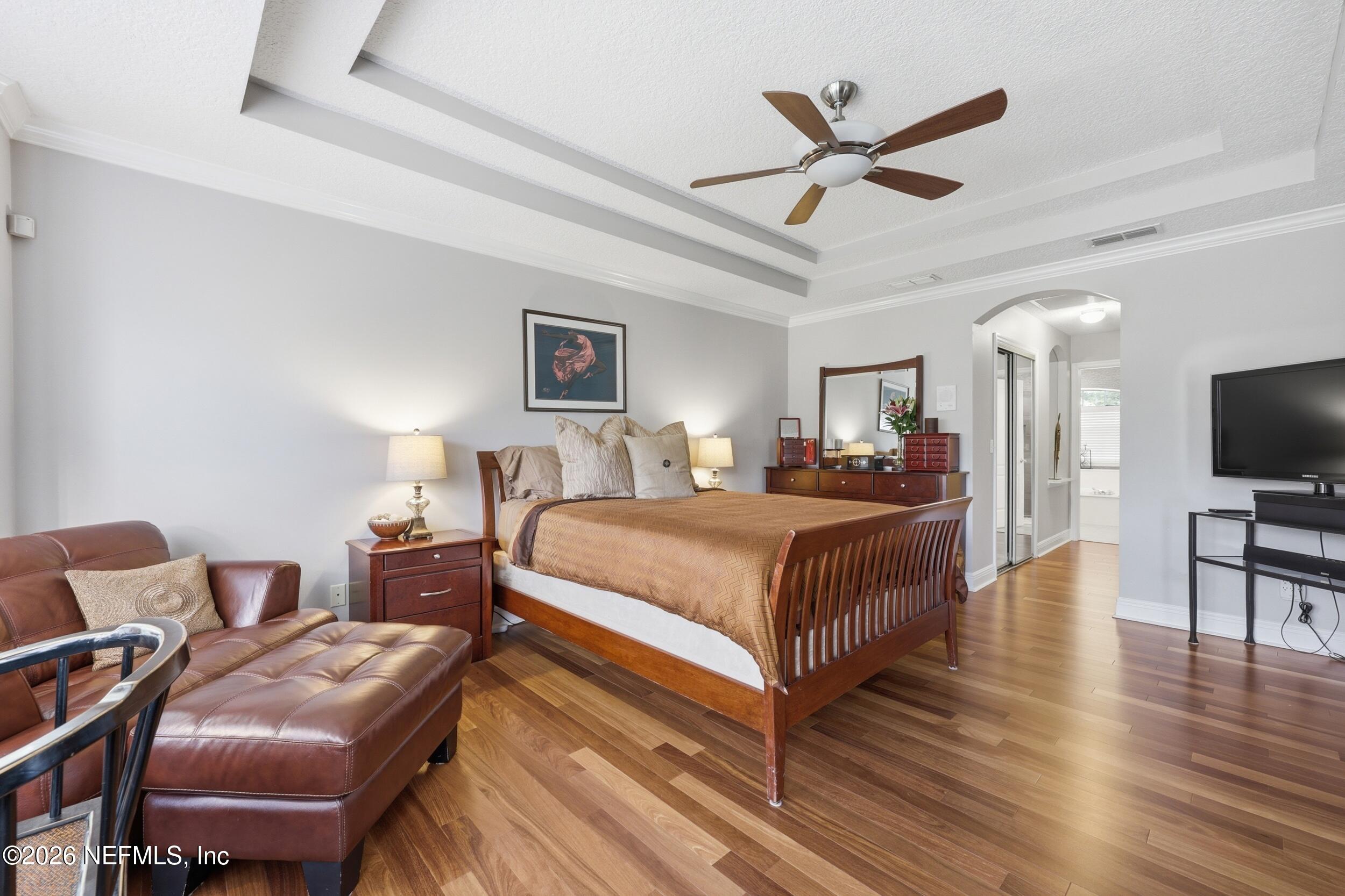 3158 COUNTRY CLUB Boulevard