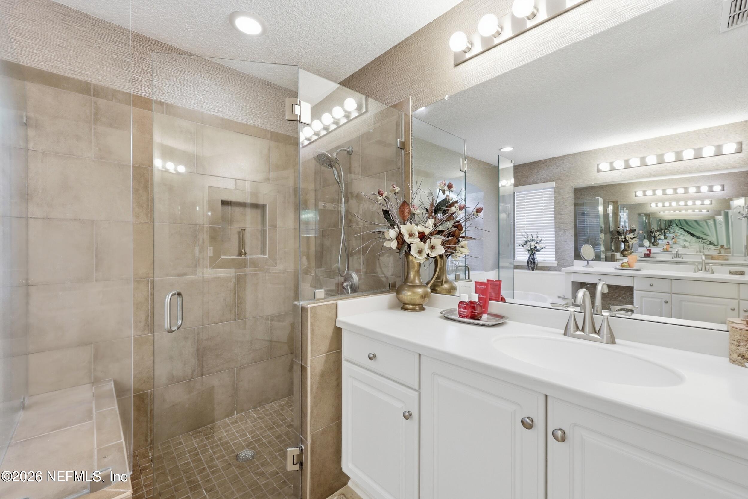 3158 COUNTRY CLUB Boulevard