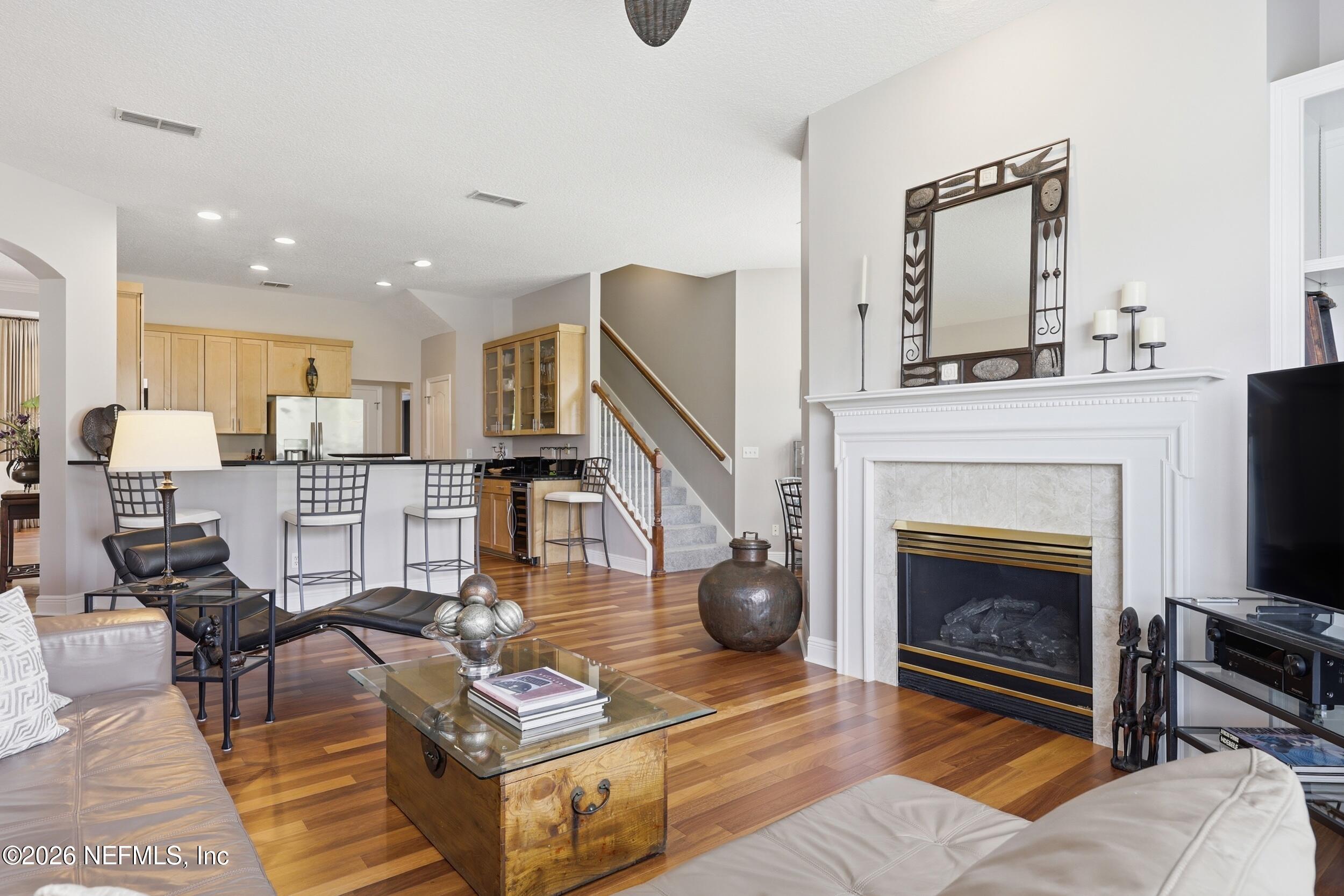 3158 COUNTRY CLUB Boulevard