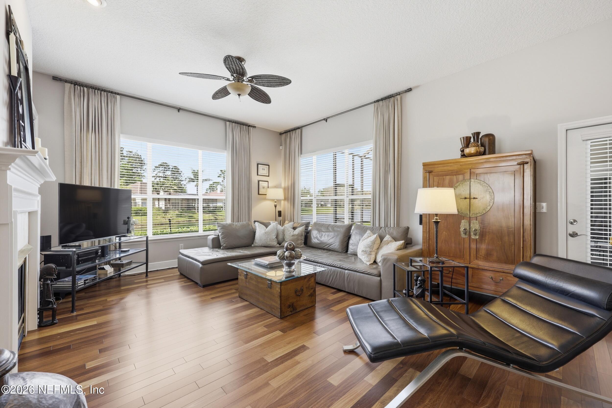 3158 COUNTRY CLUB Boulevard