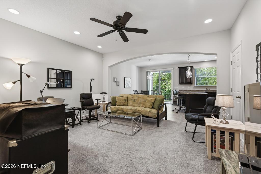 381 RICHMOND Drive, St. Johns