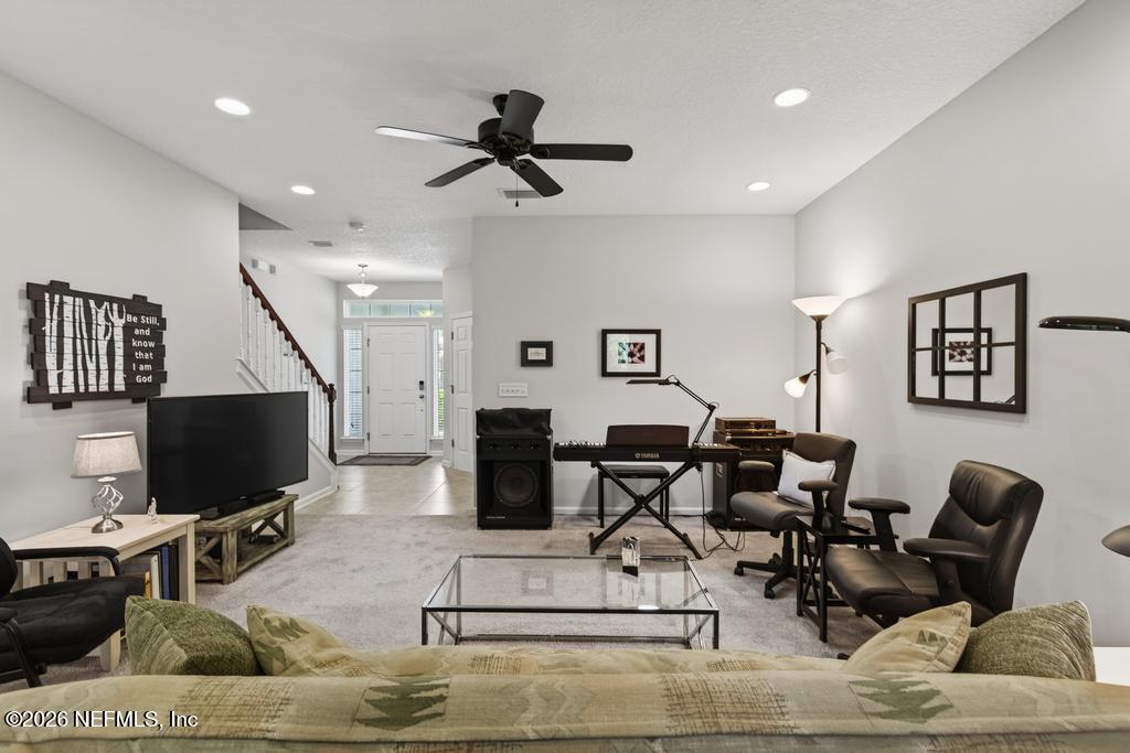 381 RICHMOND Drive, St. Johns