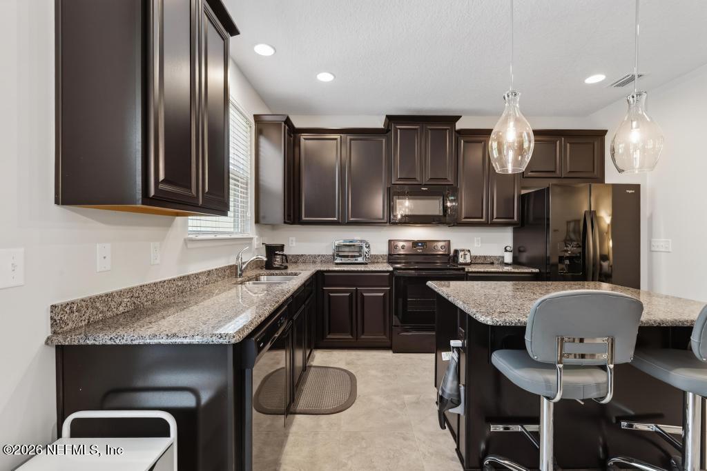 381 RICHMOND Drive, St. Johns