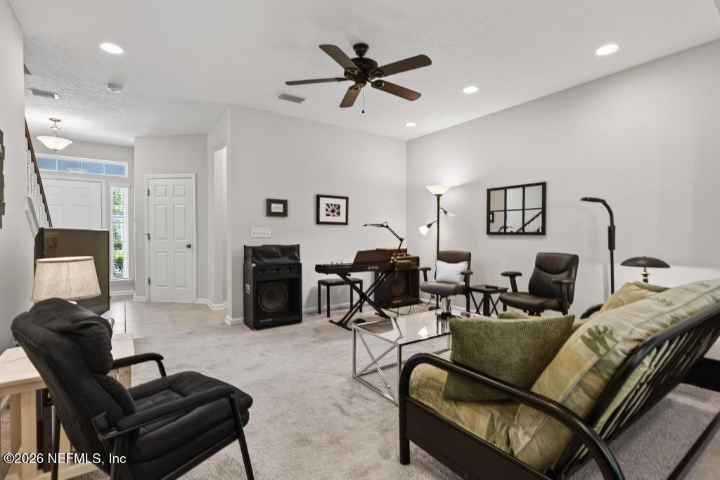 381 RICHMOND Drive, St. Johns