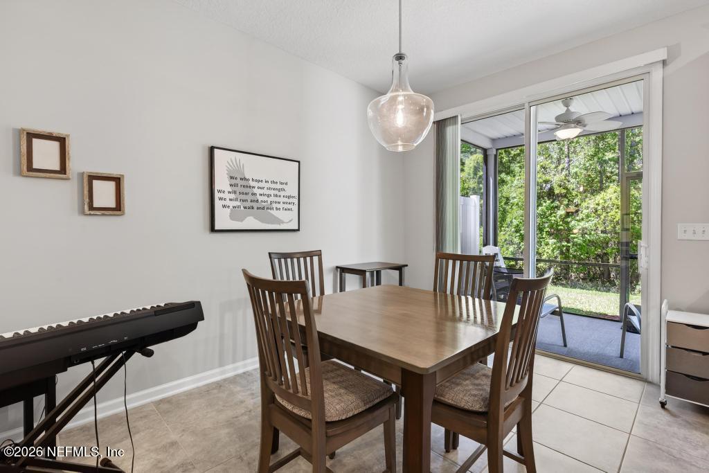381 RICHMOND Drive, St. Johns