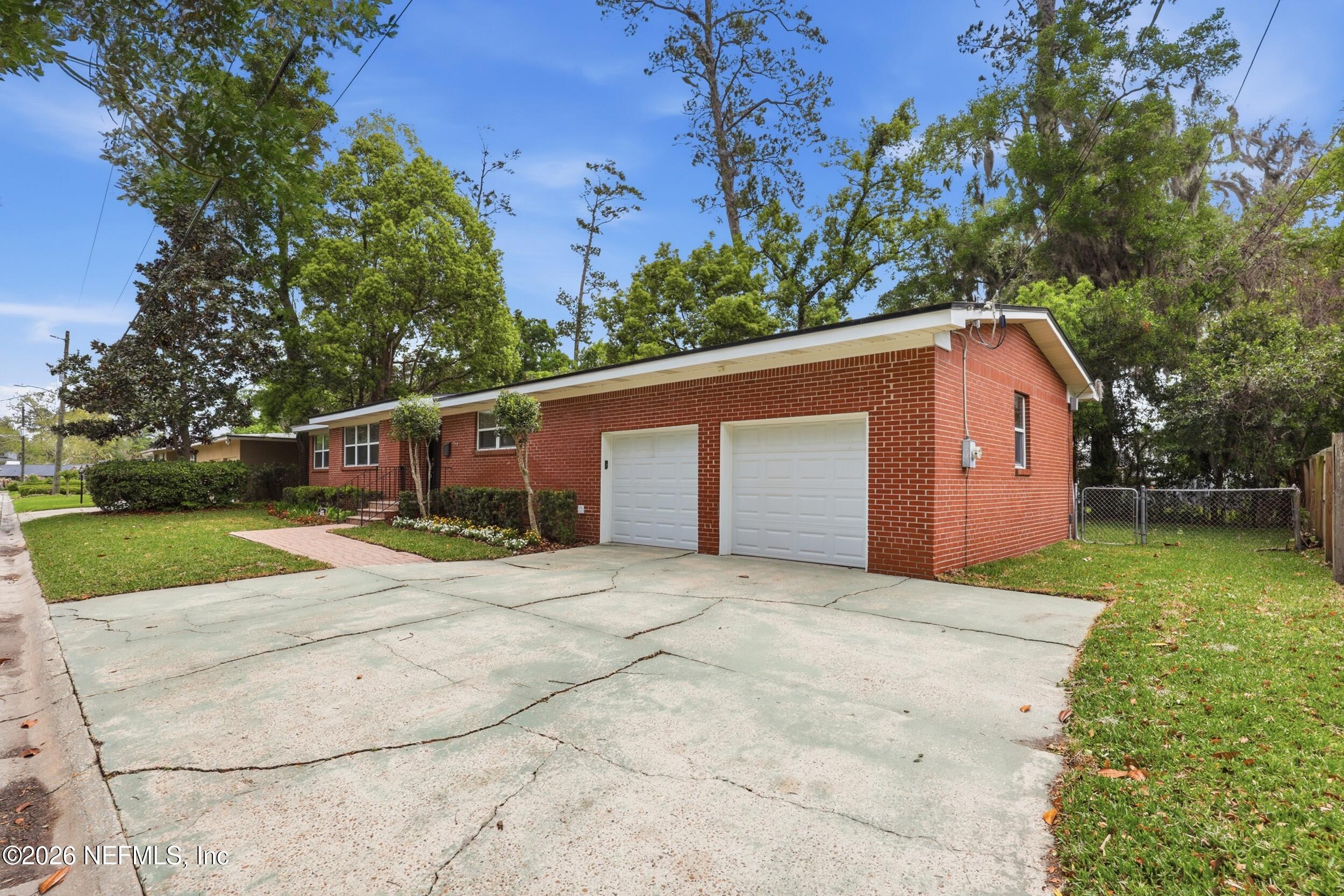 1524 SHIRL Lane