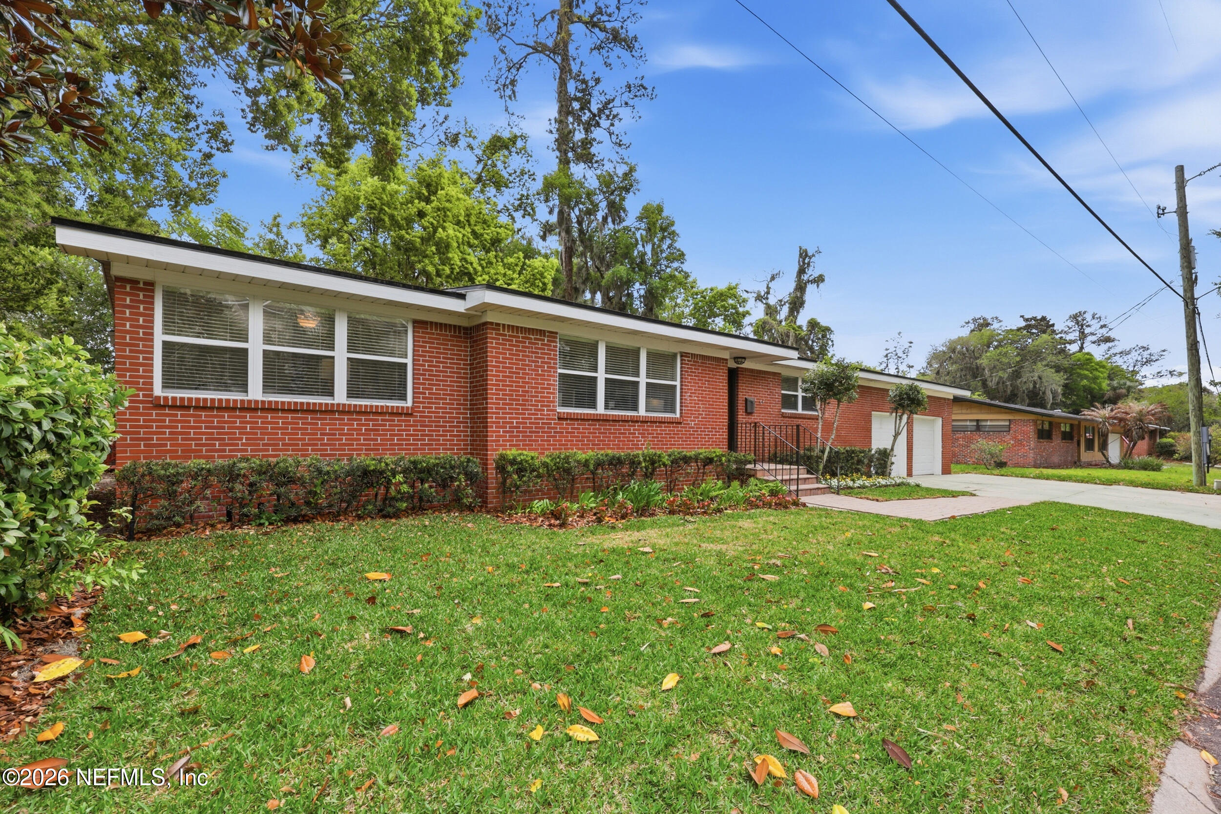 1524 SHIRL Lane