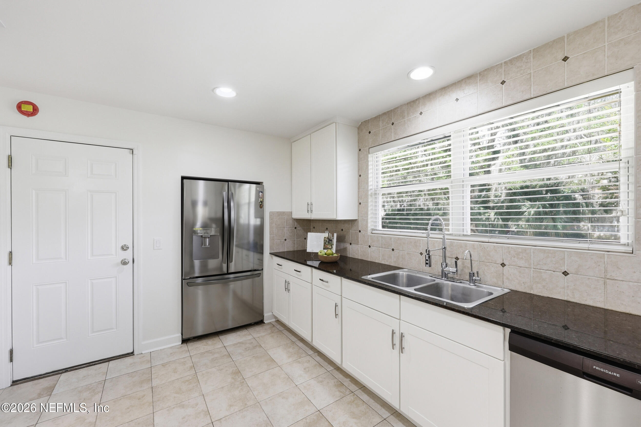1524 SHIRL Lane