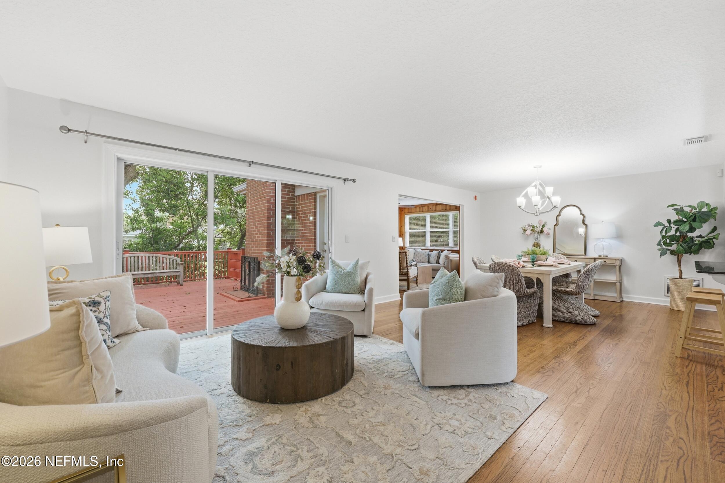 1524 SHIRL Lane