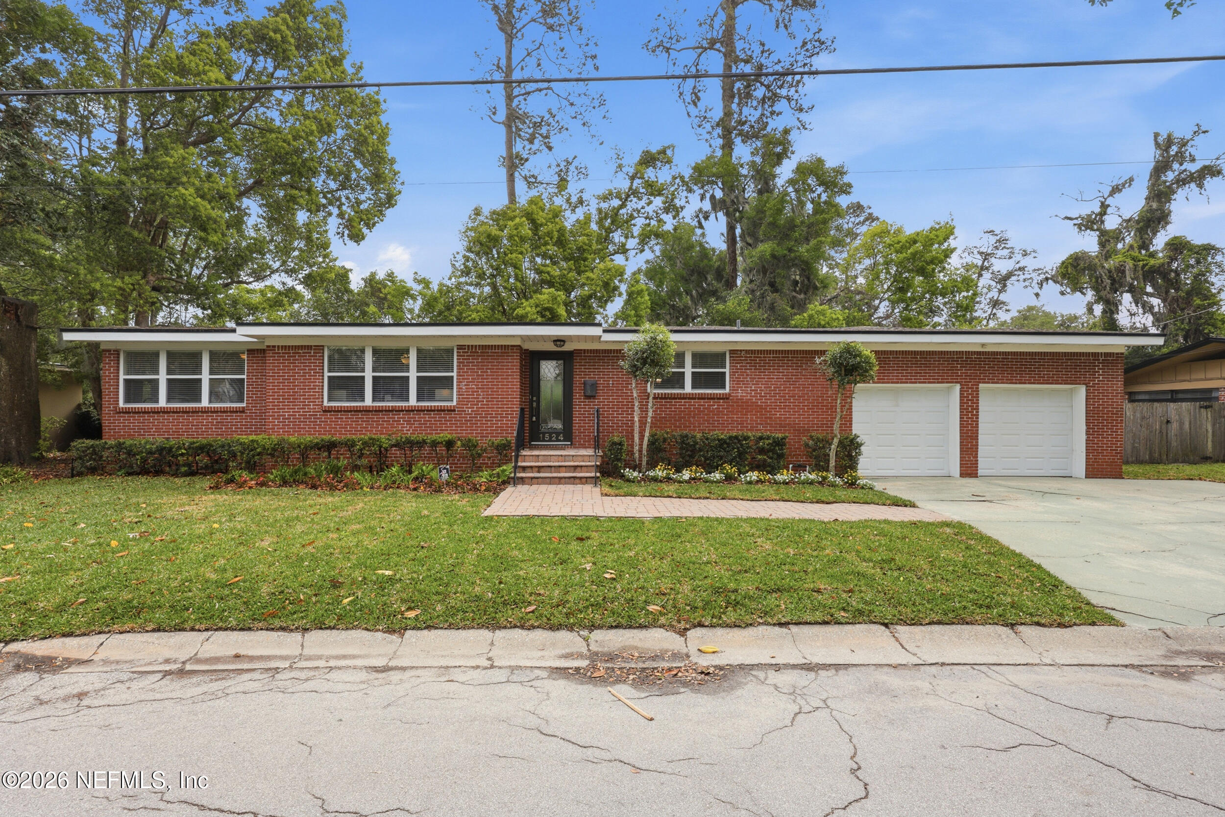 1524 SHIRL Lane