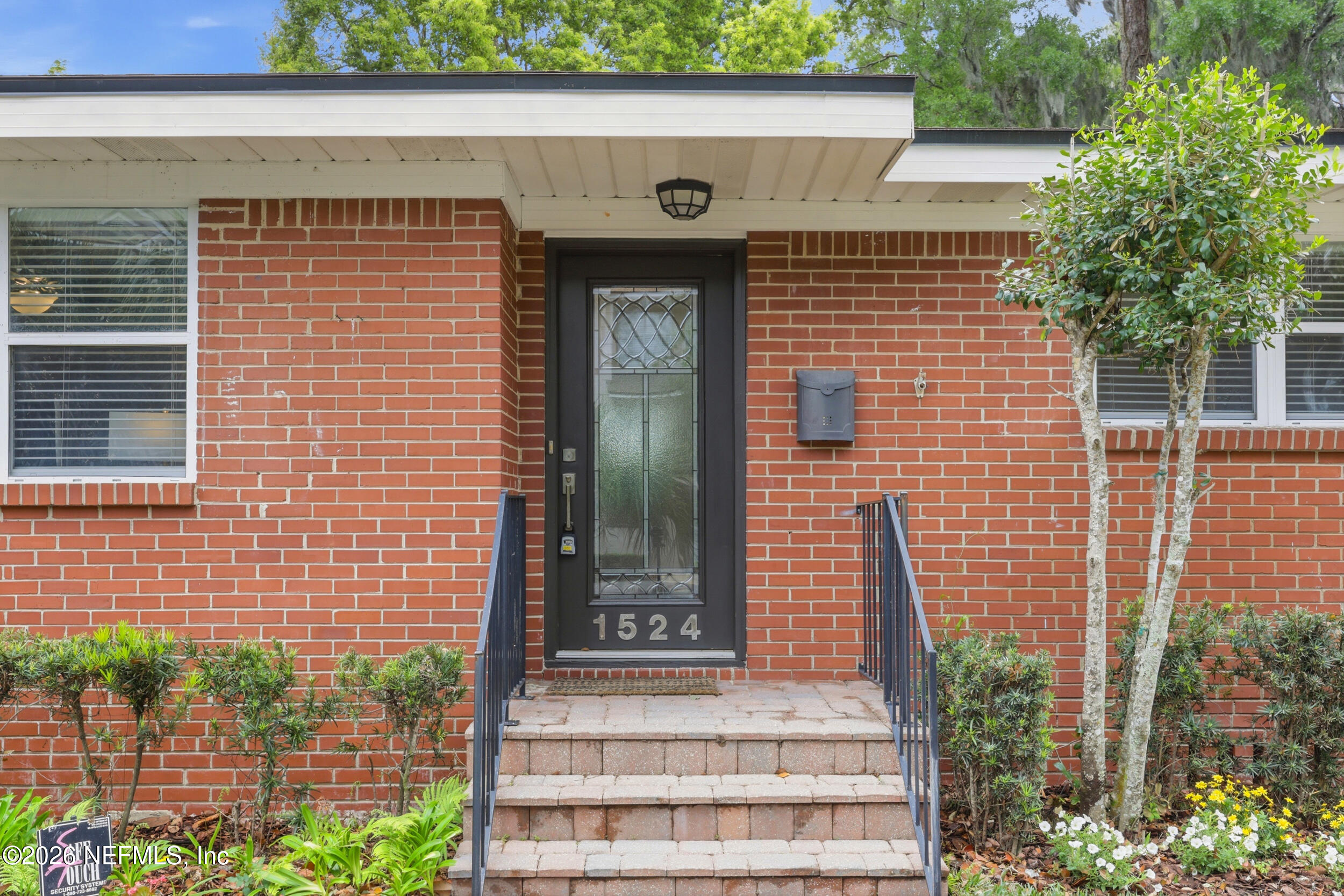 1524 SHIRL Lane
