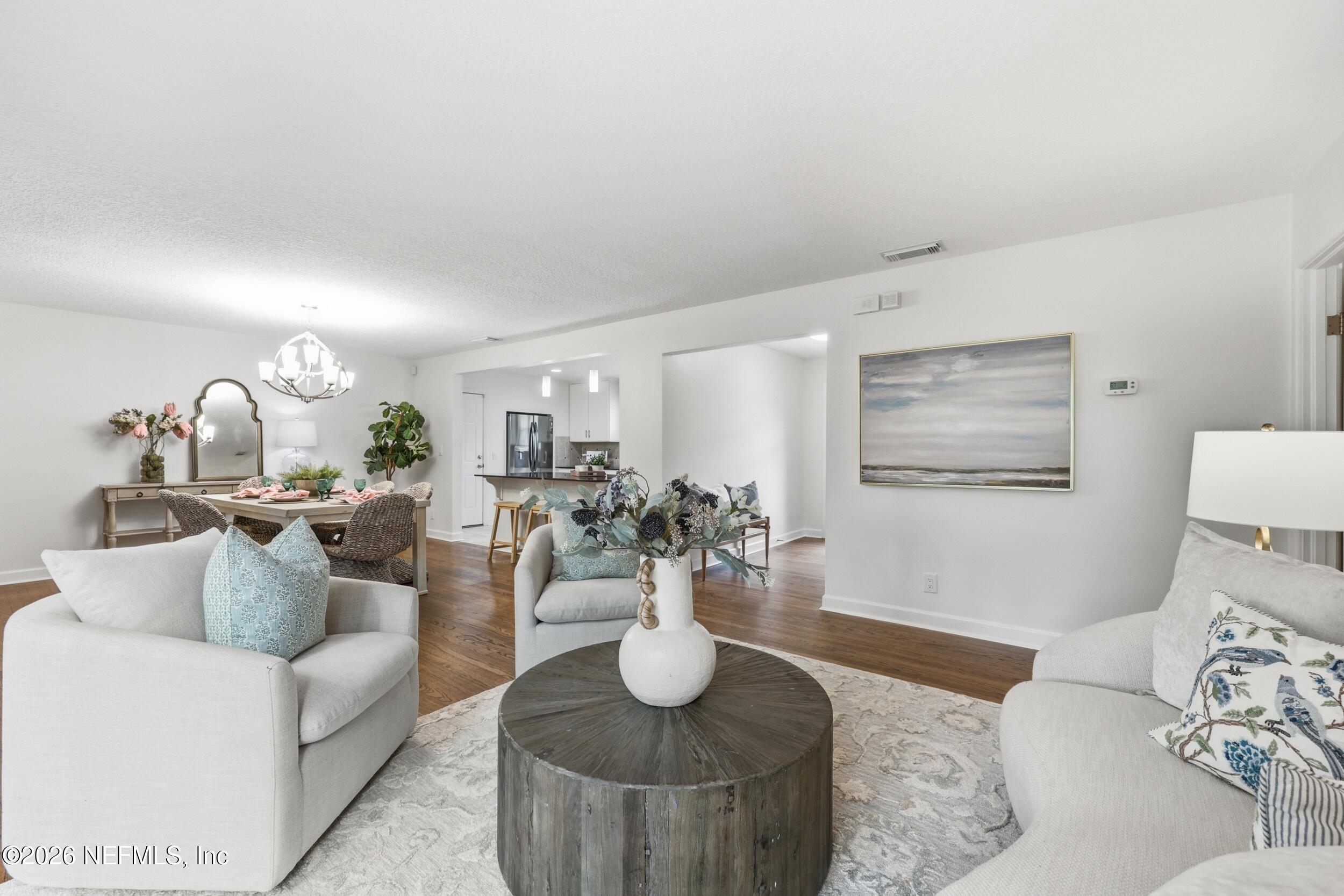 1524 SHIRL Lane