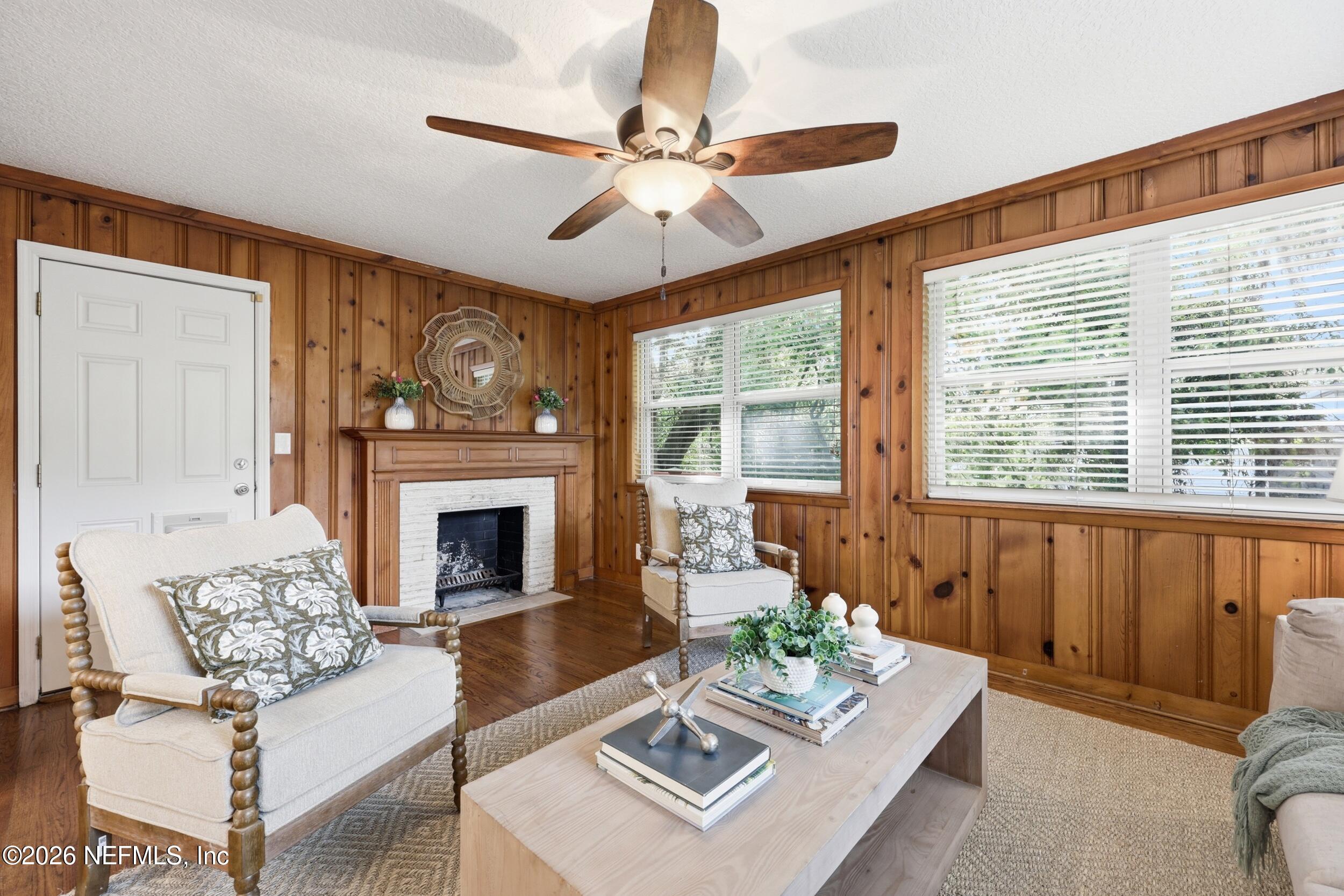 1524 SHIRL Lane