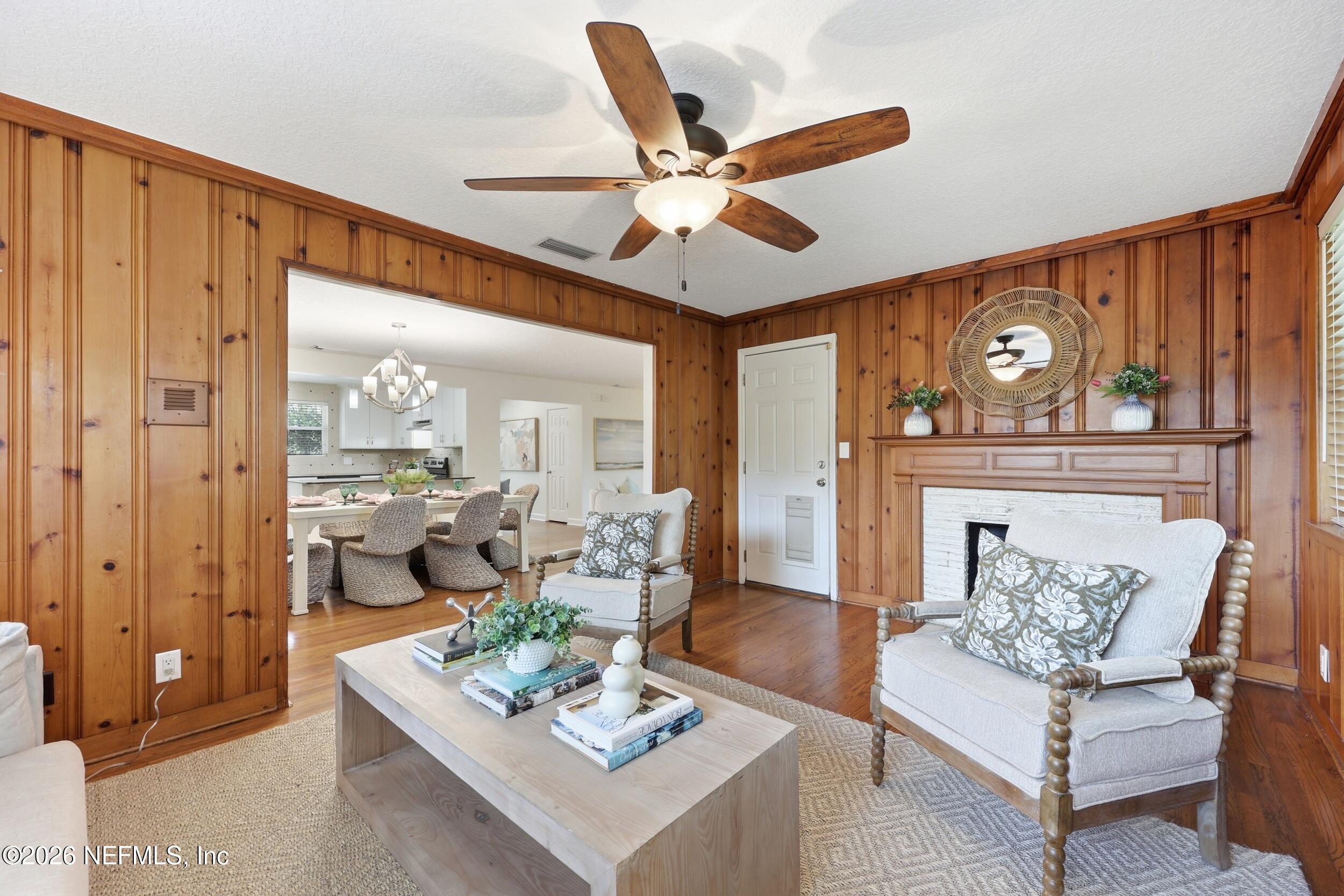 1524 SHIRL Lane