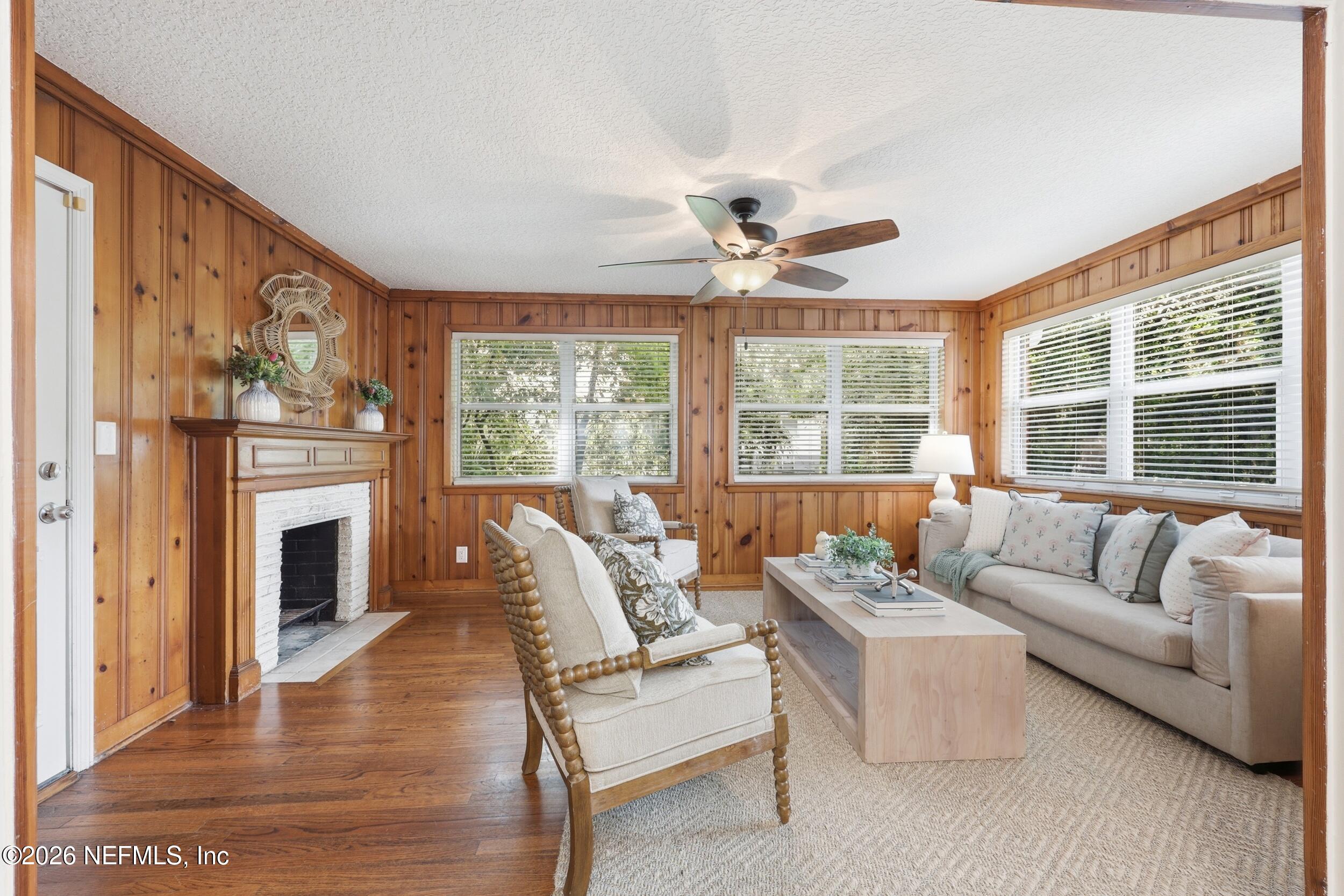 1524 SHIRL Lane