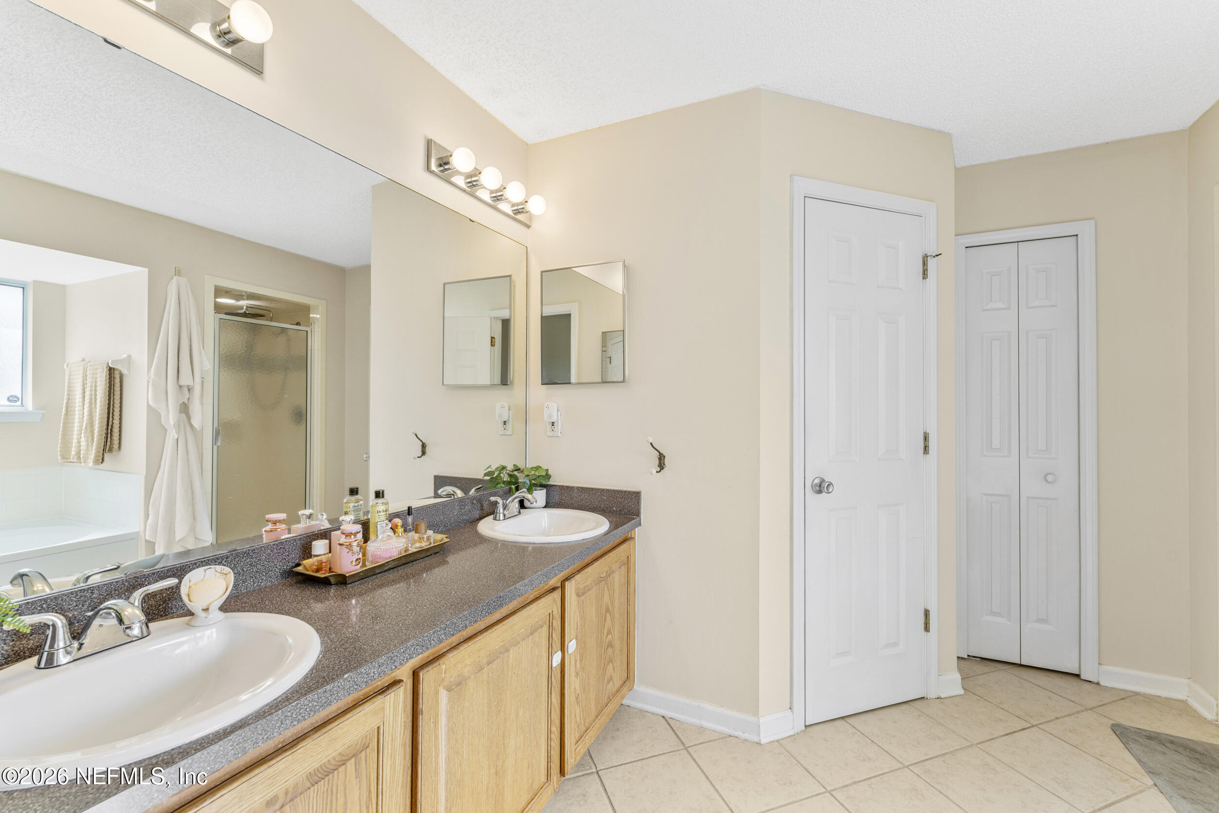 3910 SELIG Court