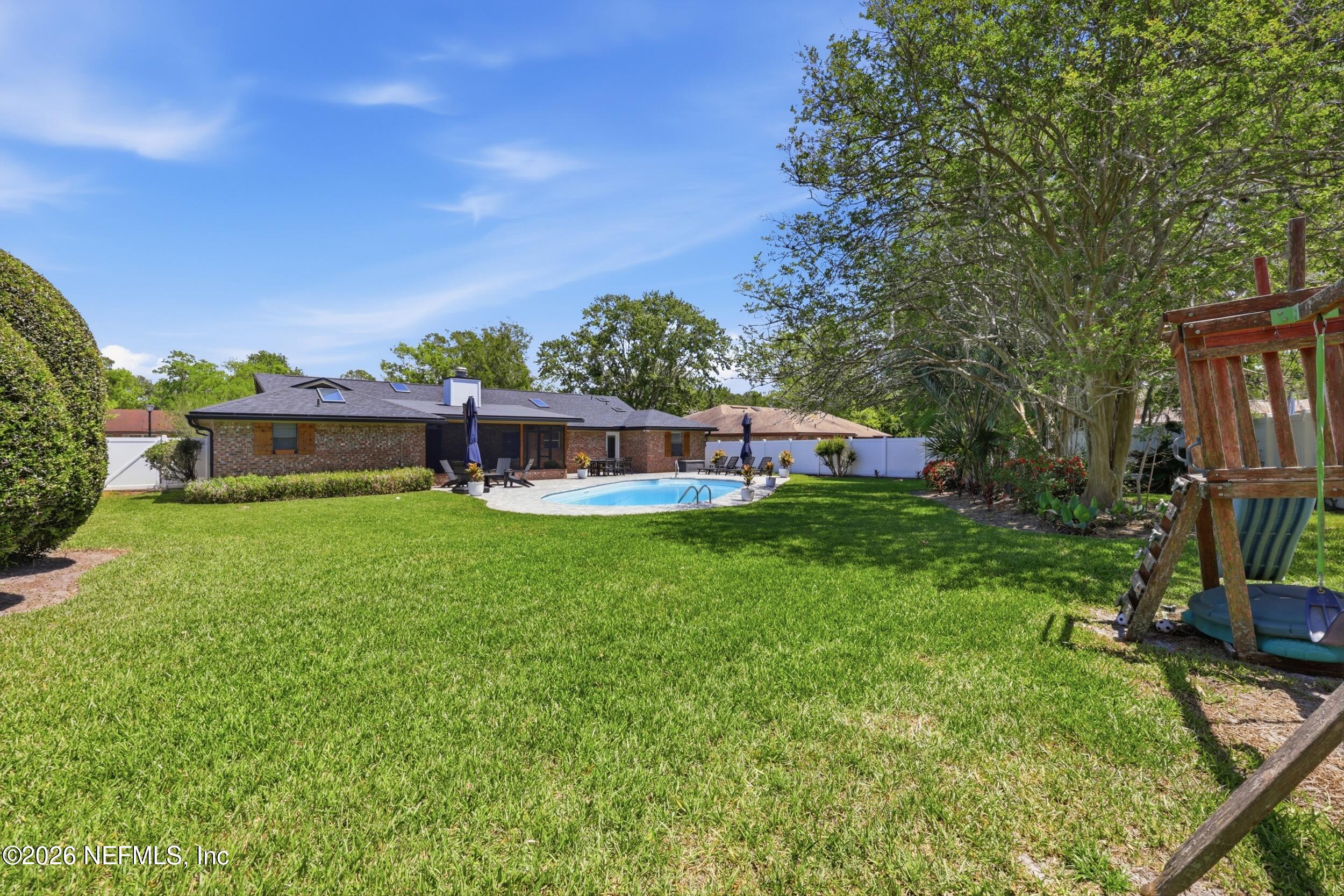 1618 SHEFFIELD Place