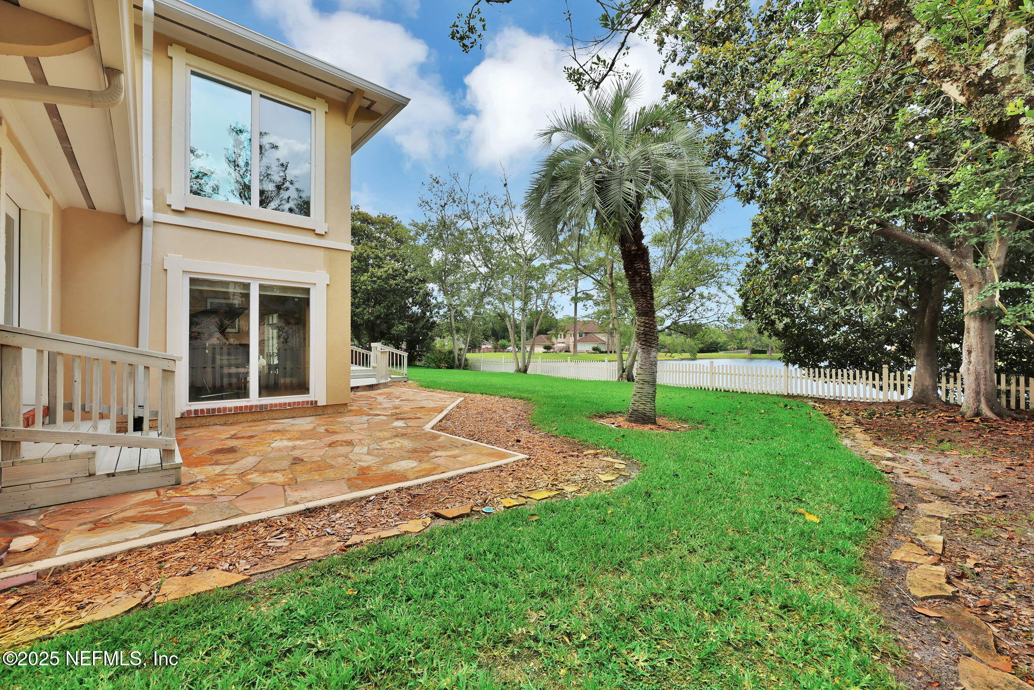 8227 MAR DEL PLATA Street E