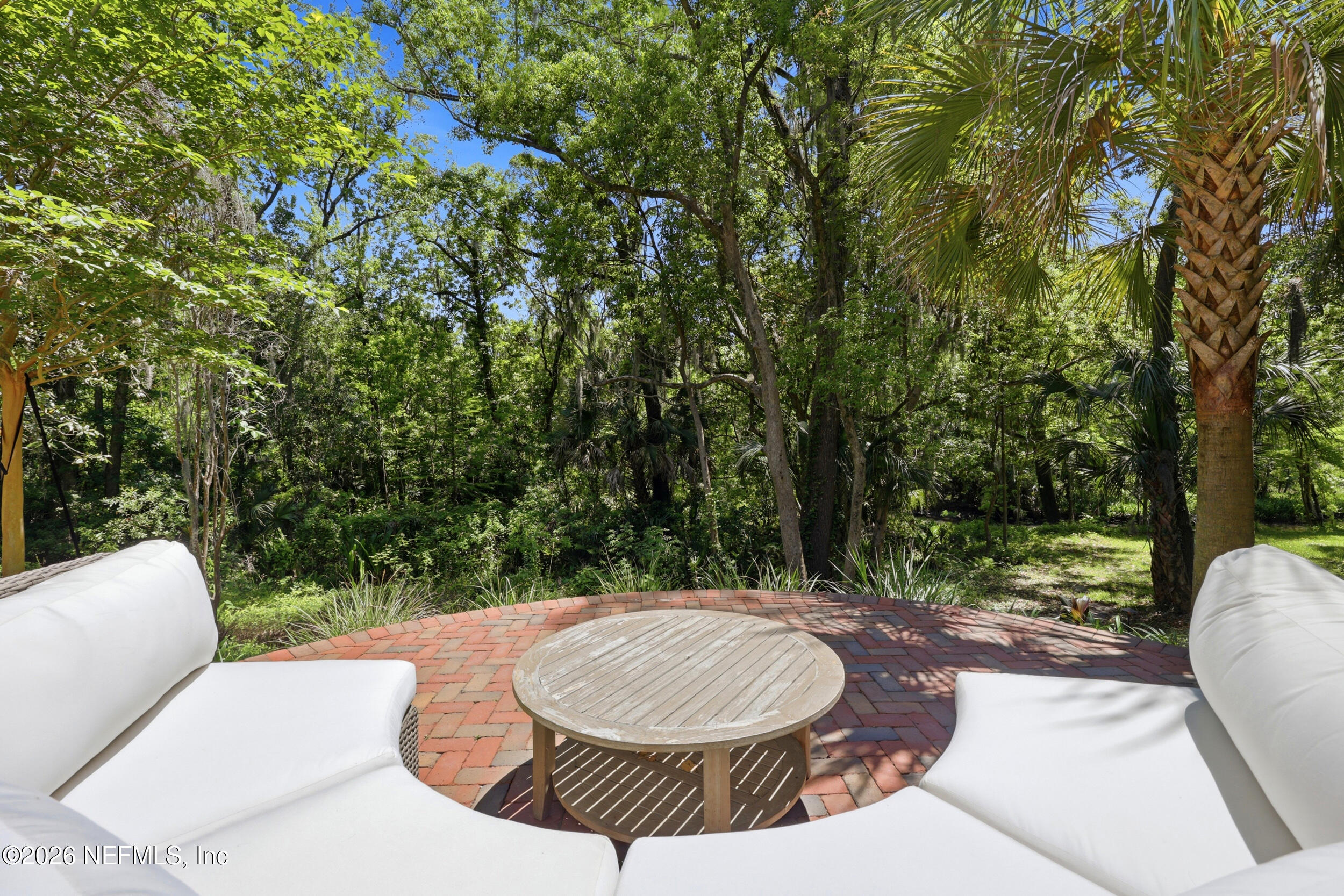 2782 GREEN BAY Lane