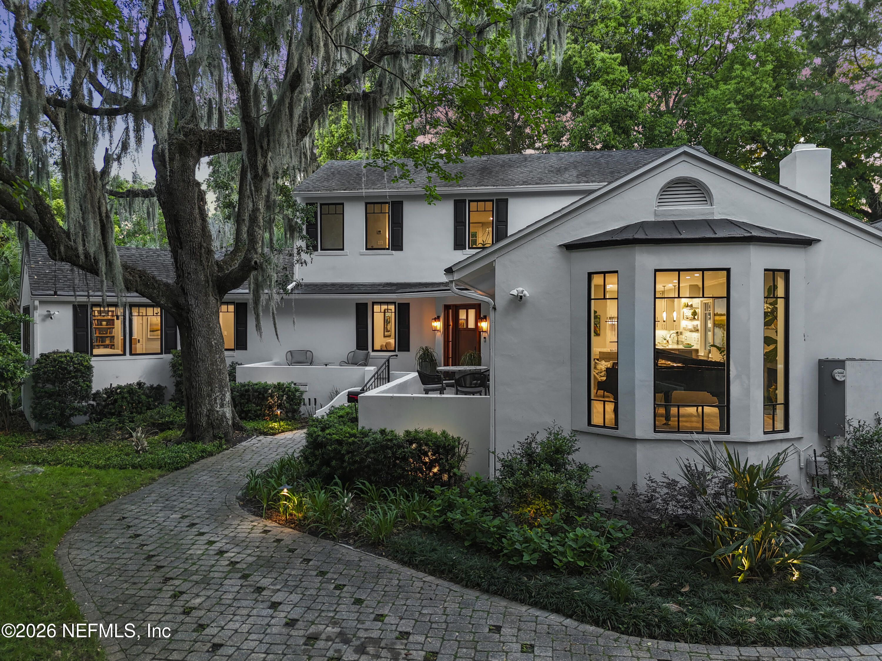 2782 GREEN BAY Lane