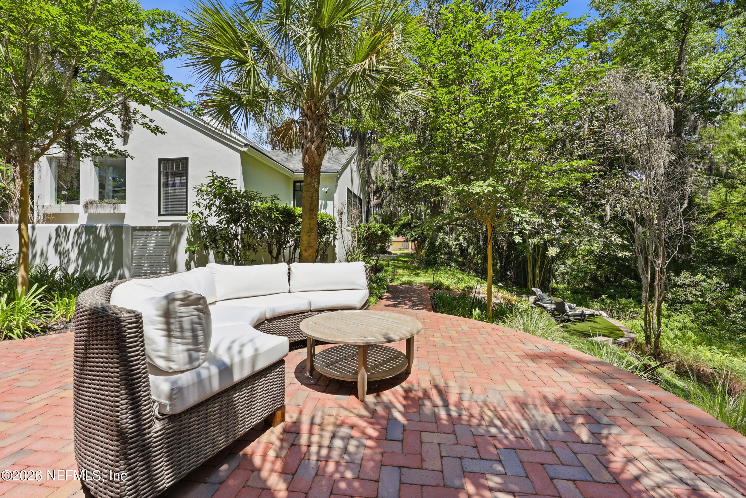 2782 GREEN BAY Lane