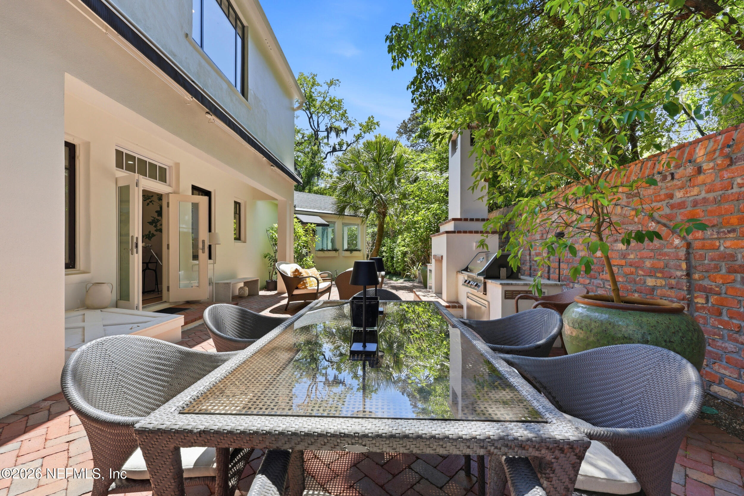2782 GREEN BAY Lane