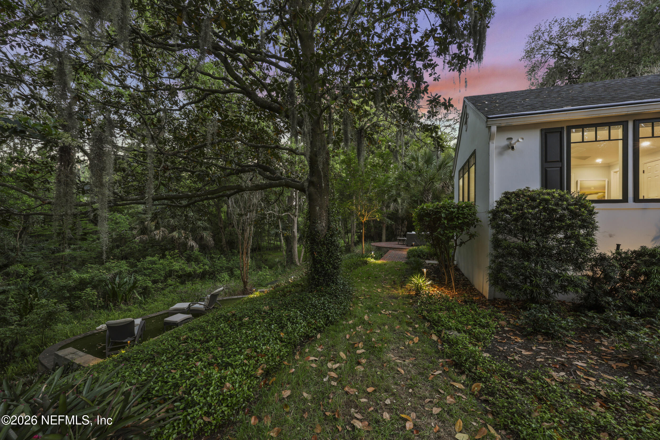 2782 GREEN BAY Lane