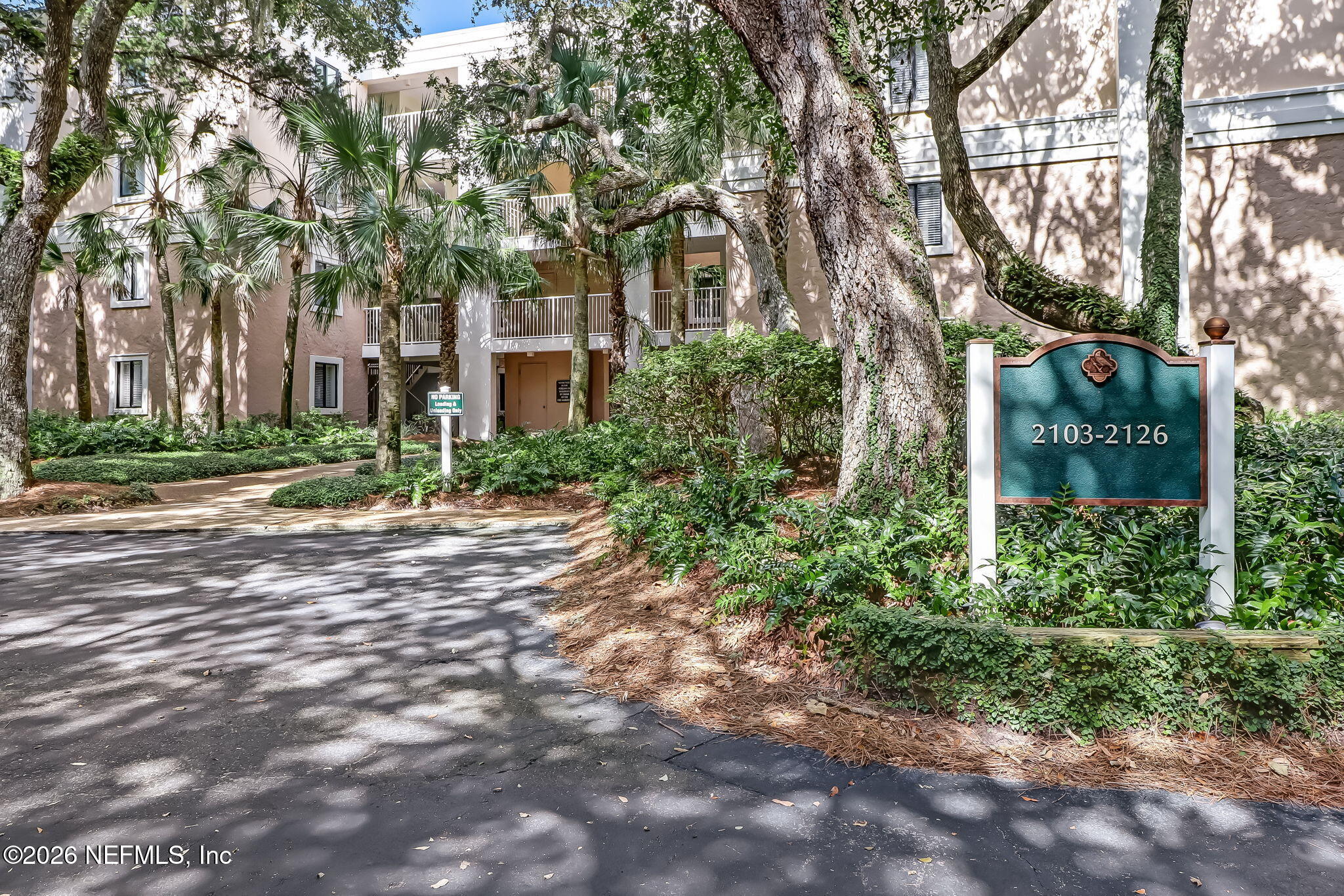 2117 BEACH WOOD Road 2117