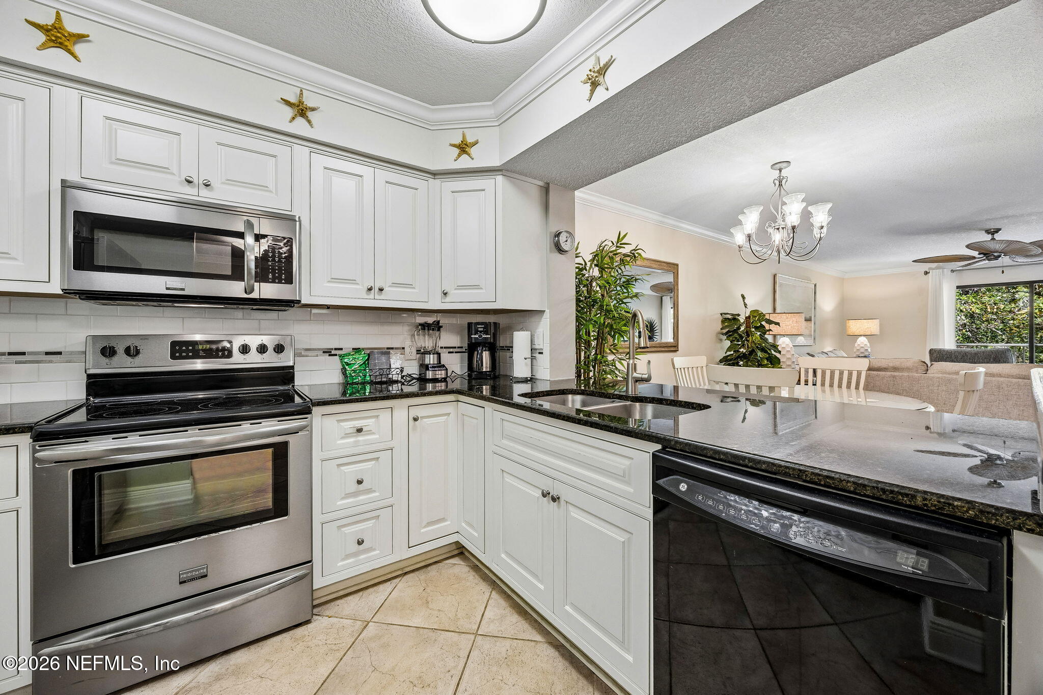 2117 BEACH WOOD Road 2117