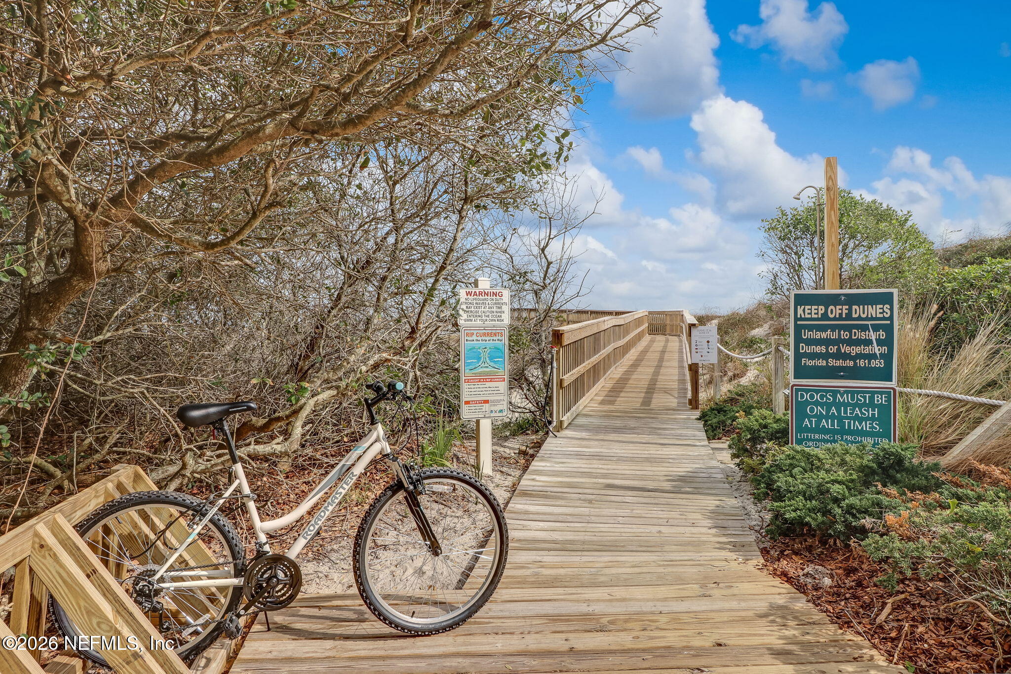 2117 BEACH WOOD Road 2117