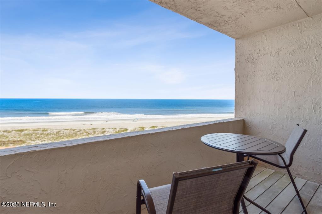 318 SANDCASTLES Court