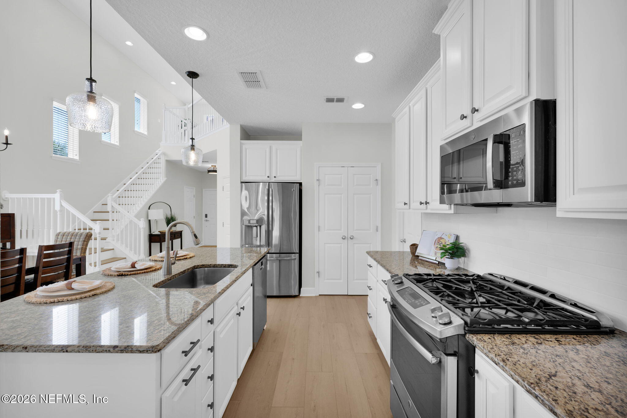632 HOWLAND Drive