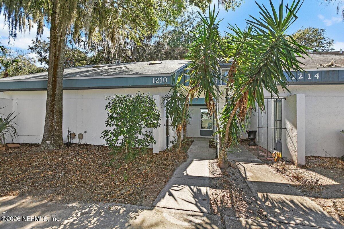 1210 WONDERWOOD Drive