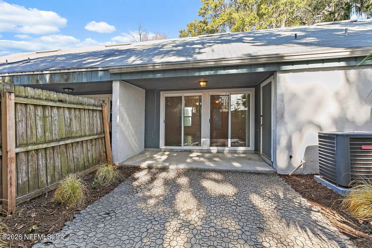 1210 WONDERWOOD Drive