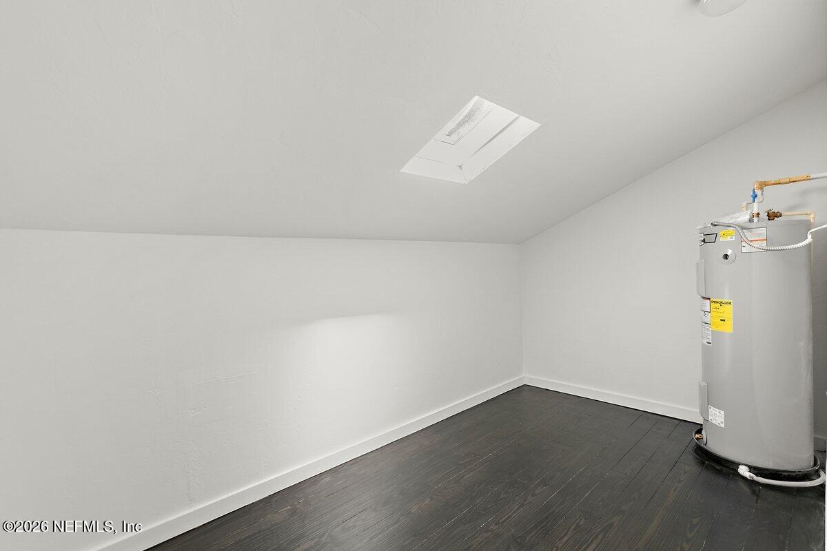 1210 WONDERWOOD Drive