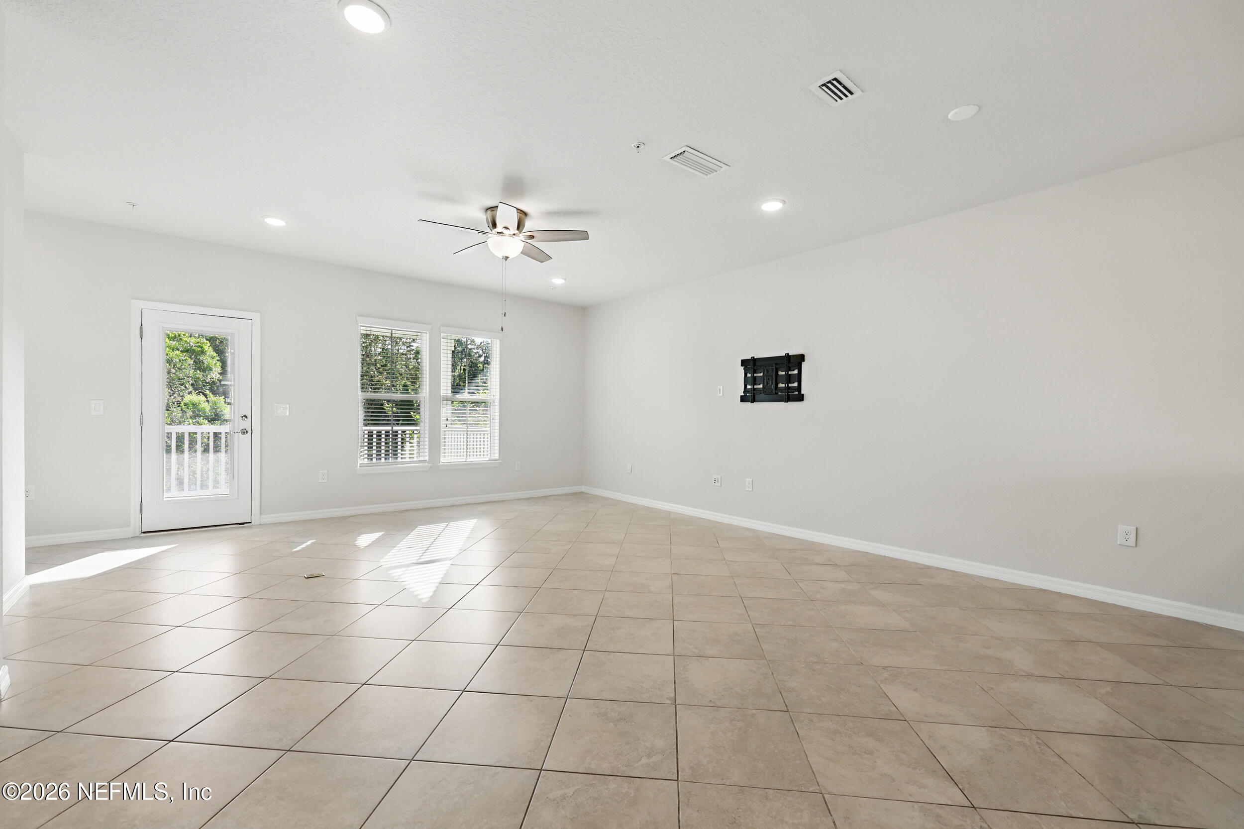 39 FALLING WATER Court