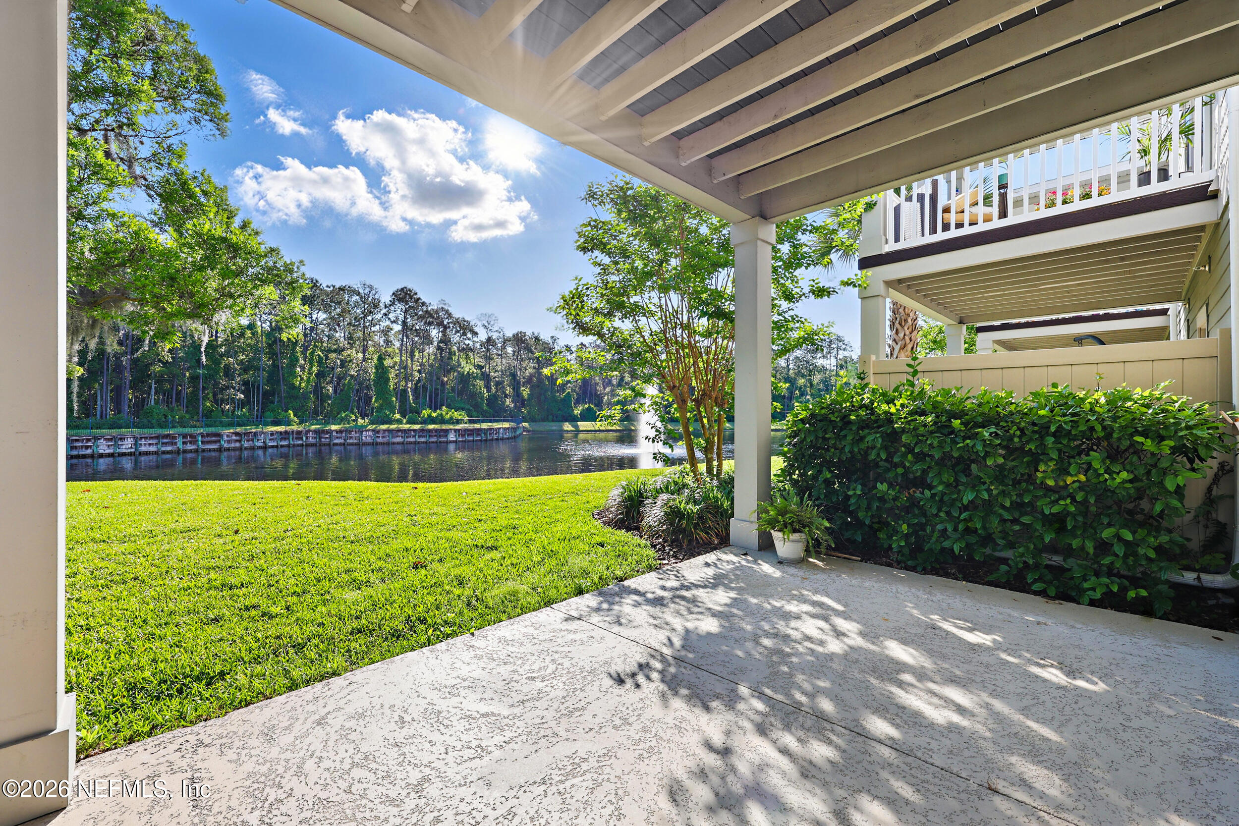 39 FALLING WATER Court