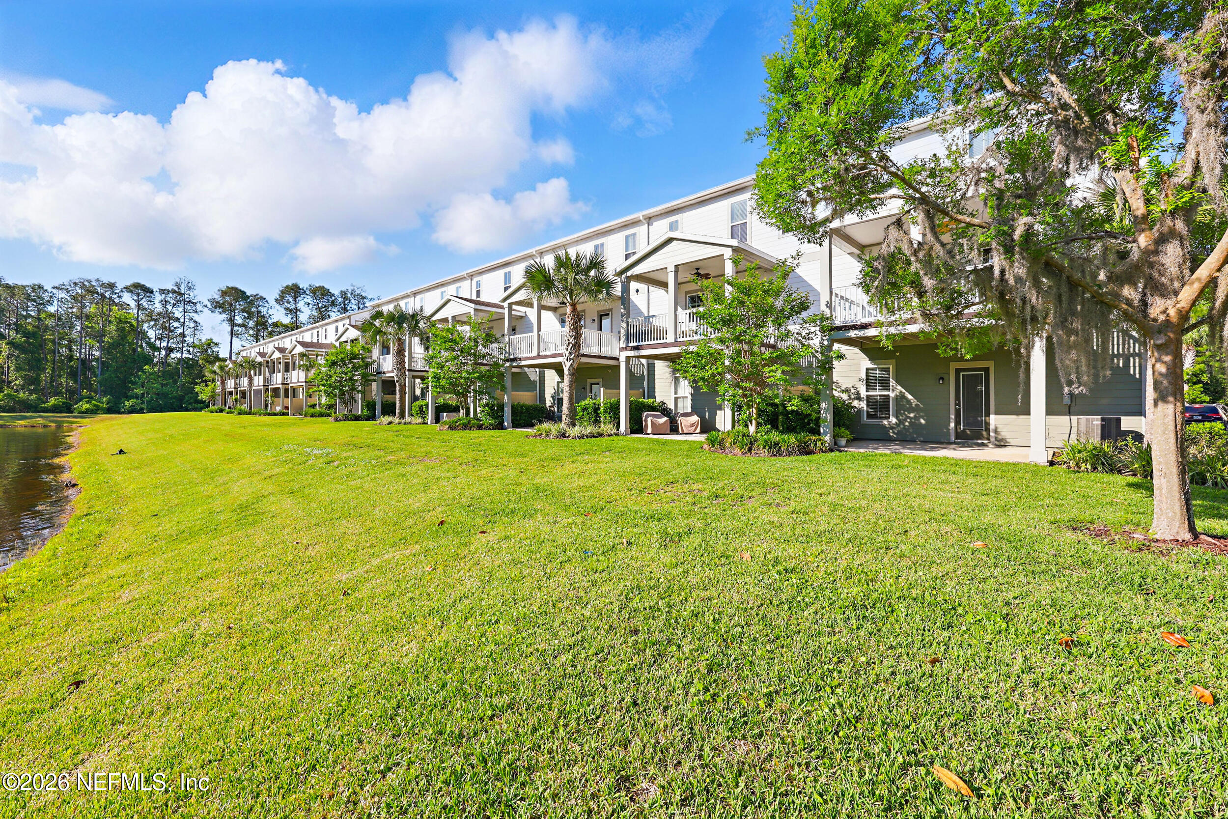 39 FALLING WATER Court